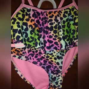 Colorful Leopard Print Swimsuit 👙